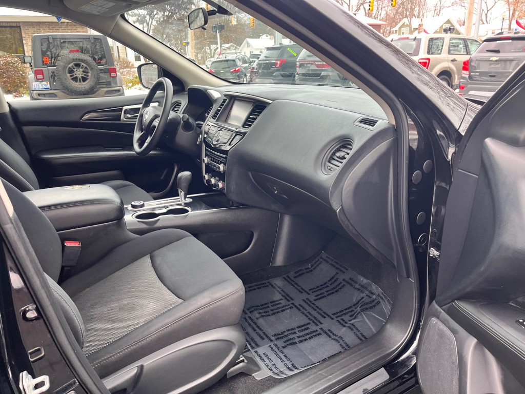 2018 Nissan Pathfinder Image 17