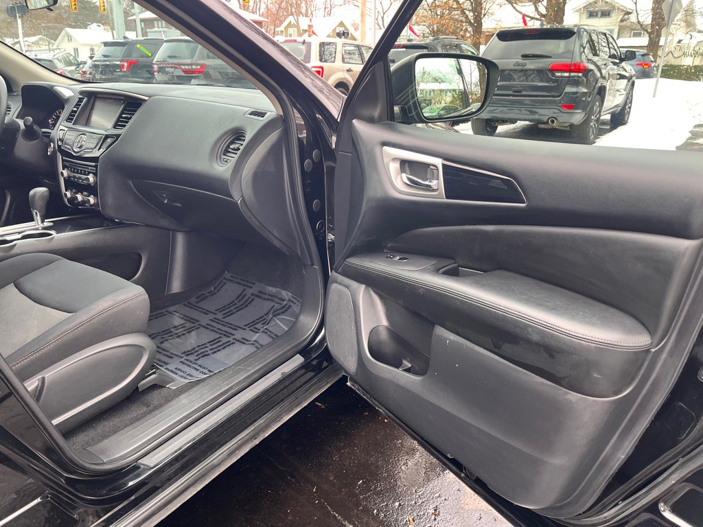 2018 Nissan Pathfinder Image 18