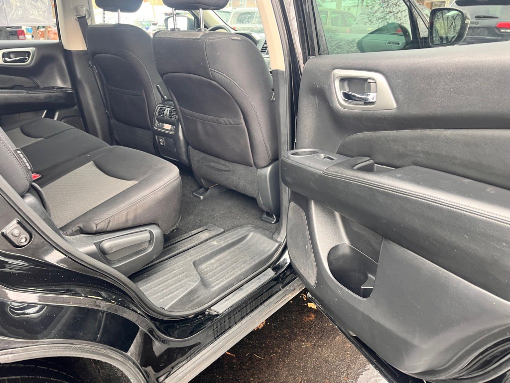 2018 Nissan Pathfinder Image 30