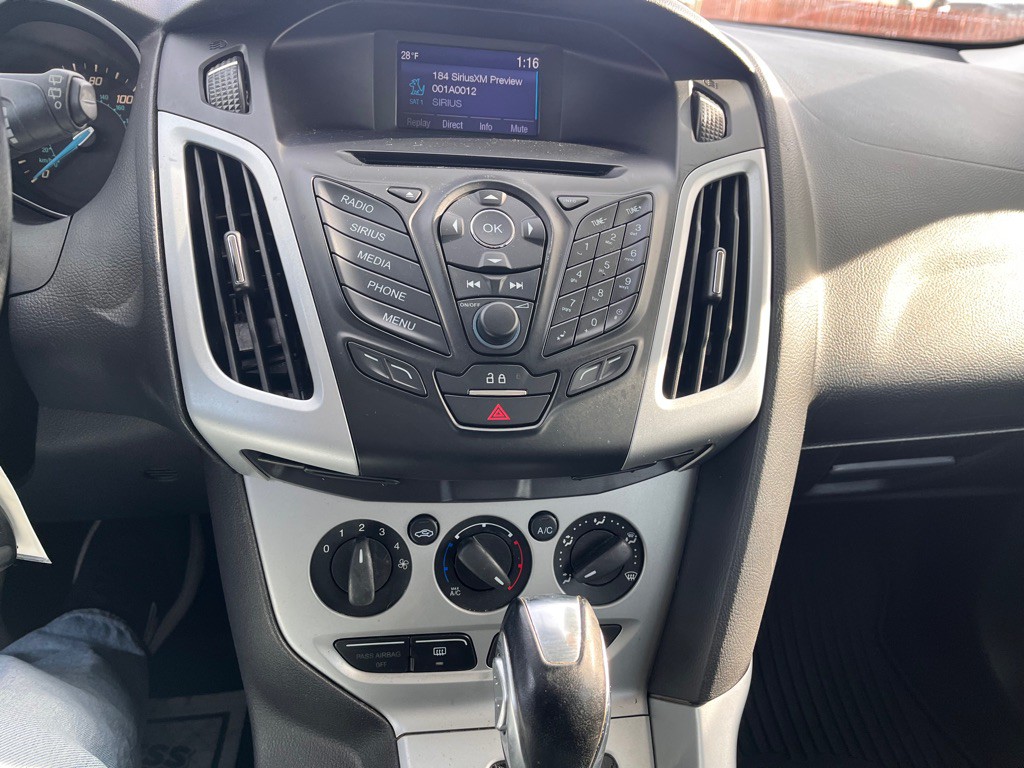 2014 Ford Focus Image 32