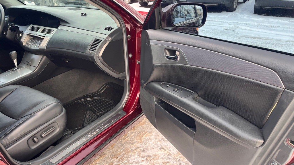 2008 Toyota Avalon Image 18