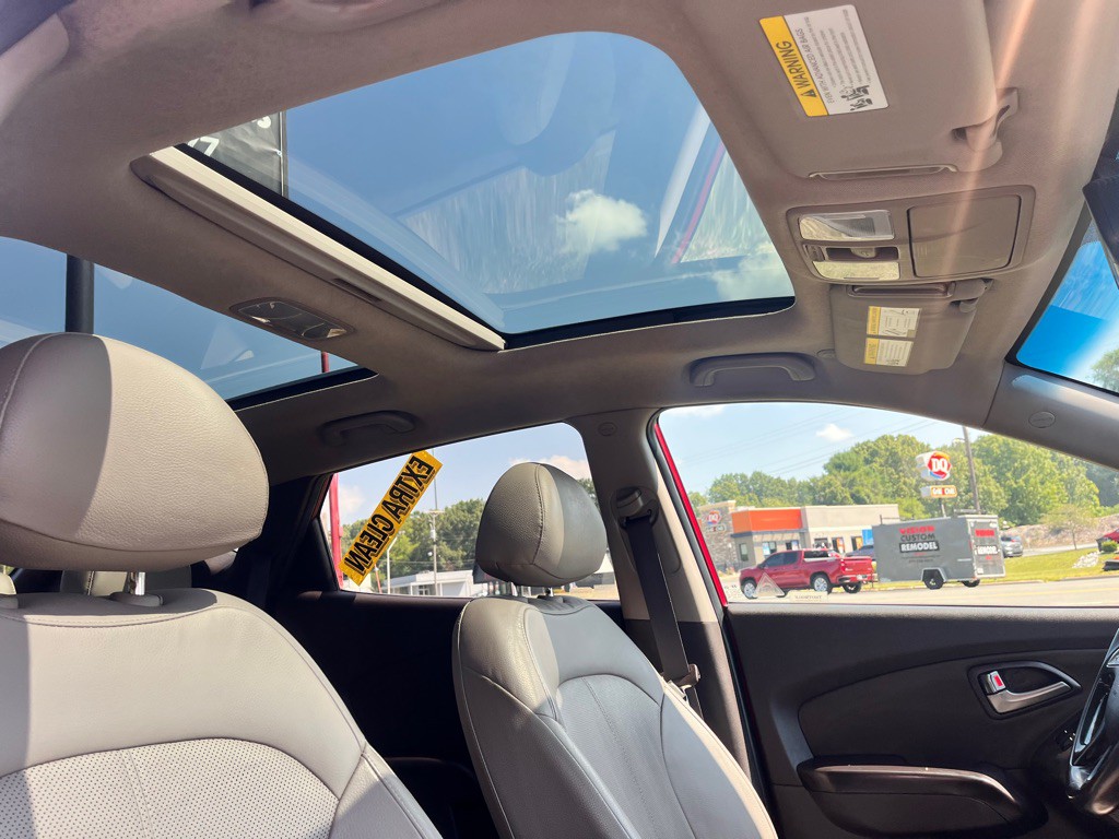 2015 Hyundai Tucson Image 17