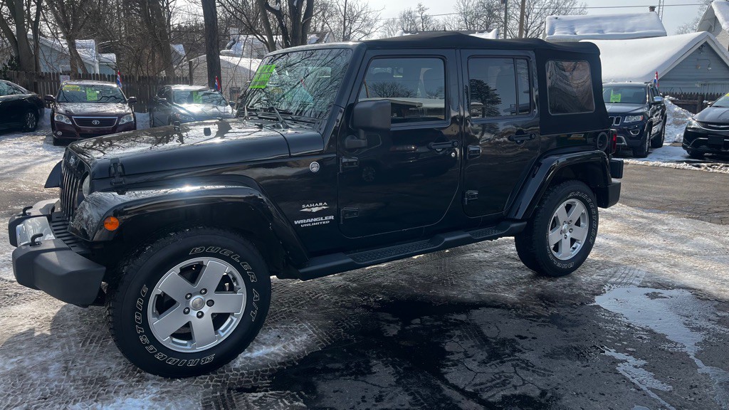 2012 Jeep Wrangler Unlimited Image 2