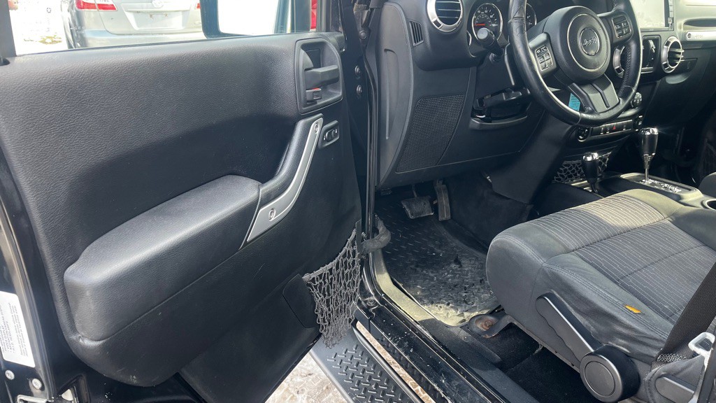 2012 Jeep Wrangler Unlimited Image 20