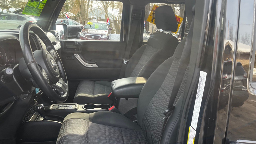 2012 Jeep Wrangler Unlimited Image 22