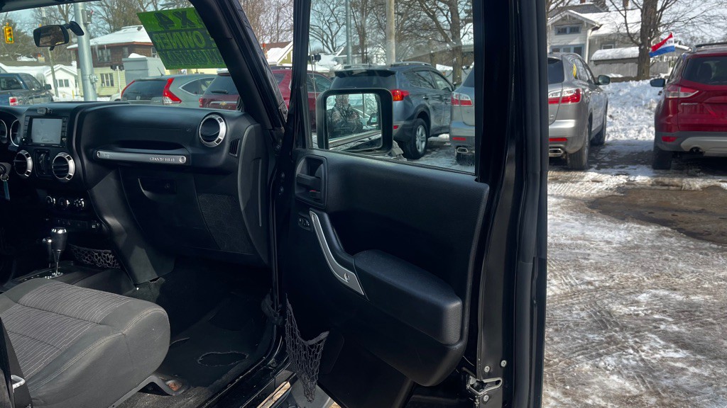 2012 Jeep Wrangler Unlimited Image 23