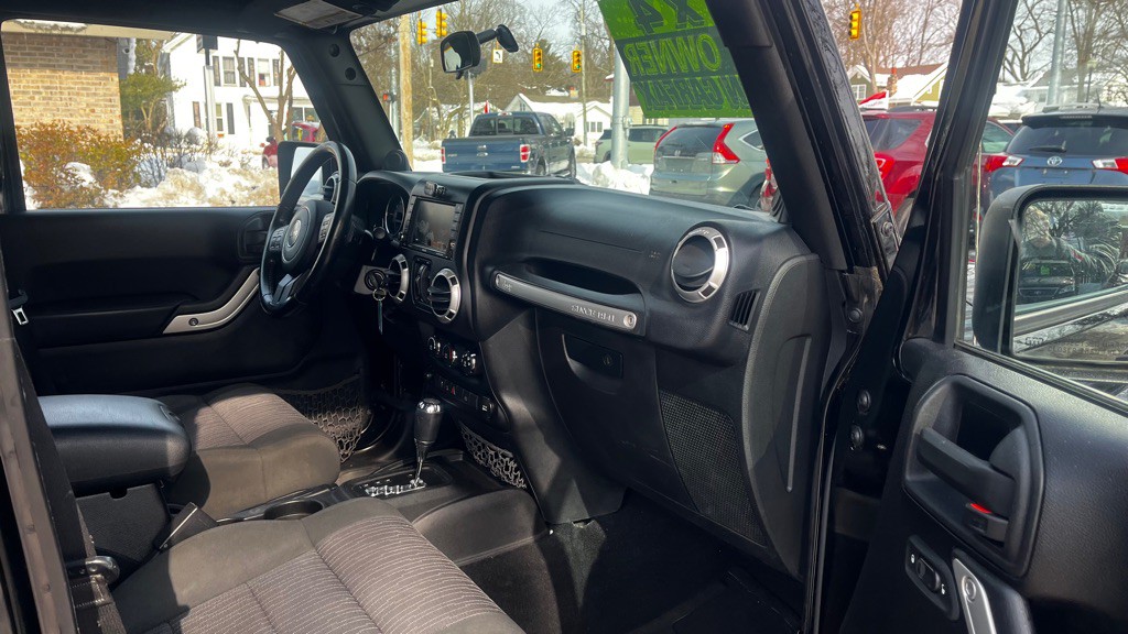 2012 Jeep Wrangler Unlimited Image 24