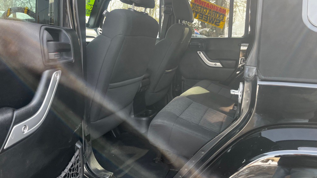 2012 Jeep Wrangler Unlimited Image 29