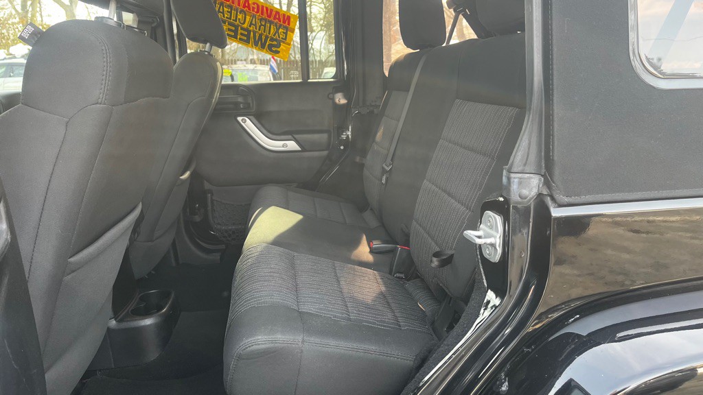 2012 Jeep Wrangler Unlimited Image 30