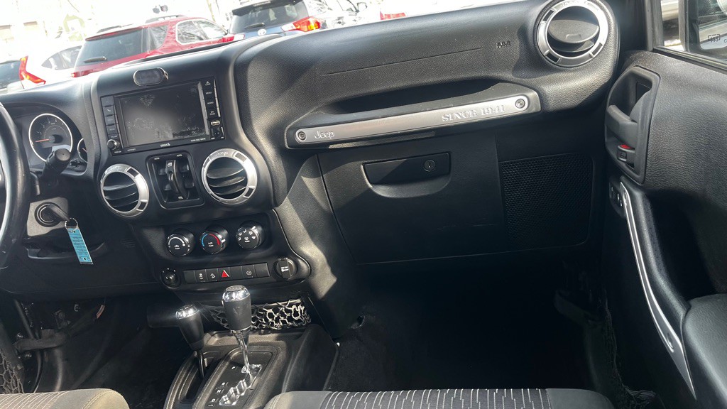 2012 Jeep Wrangler Unlimited Image 34