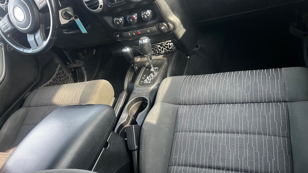 2012 Jeep Wrangler Unlimited Image 35