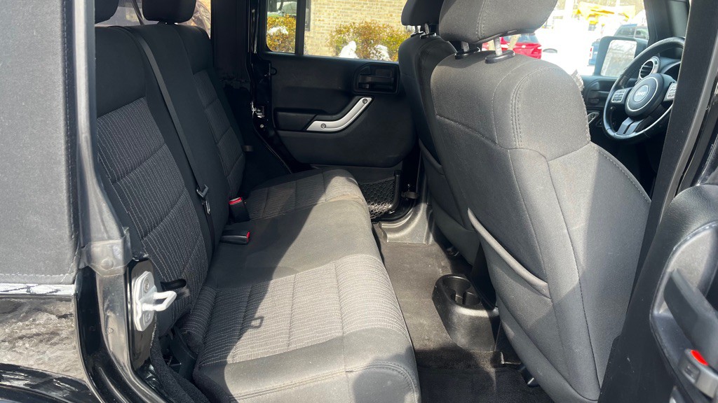 2012 Jeep Wrangler Unlimited Image 38