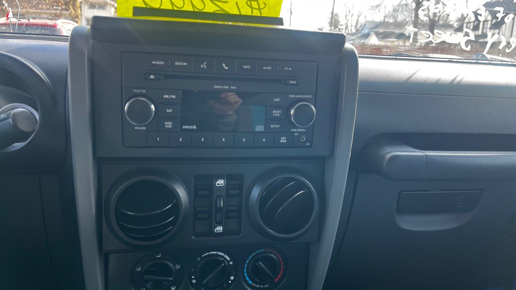 2010 Jeep Wrangler Unlimited Image 21