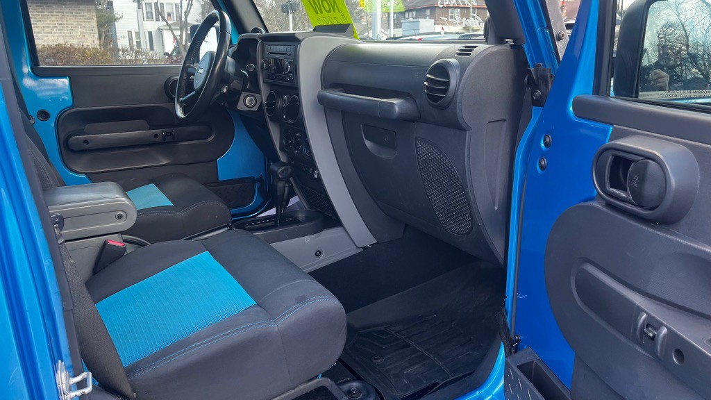 2010 Jeep Wrangler Unlimited Image 30