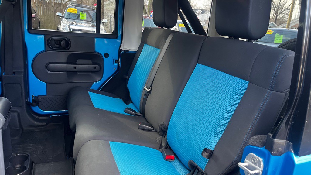 2010 Jeep Wrangler Unlimited Image 32