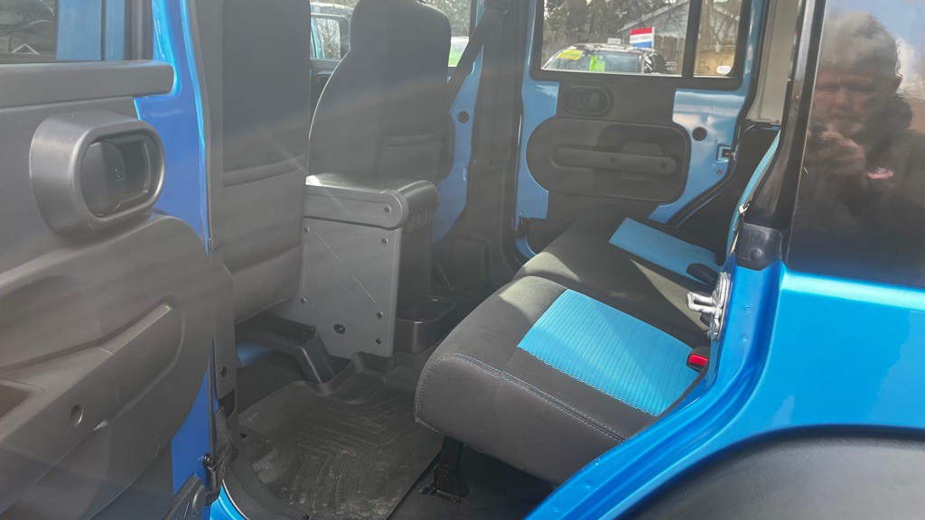 2010 Jeep Wrangler Unlimited Image 35