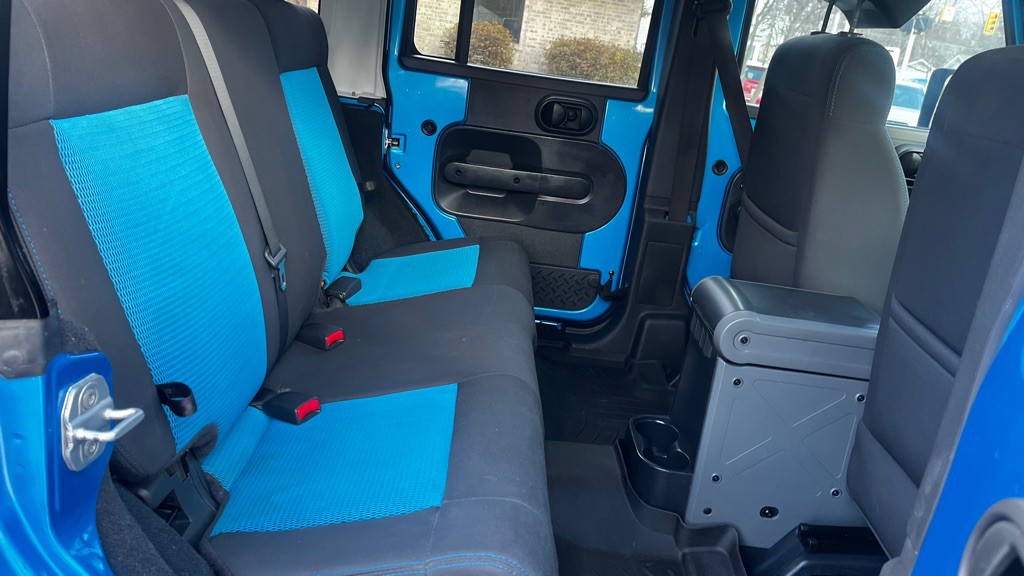 2010 Jeep Wrangler Unlimited Image 40