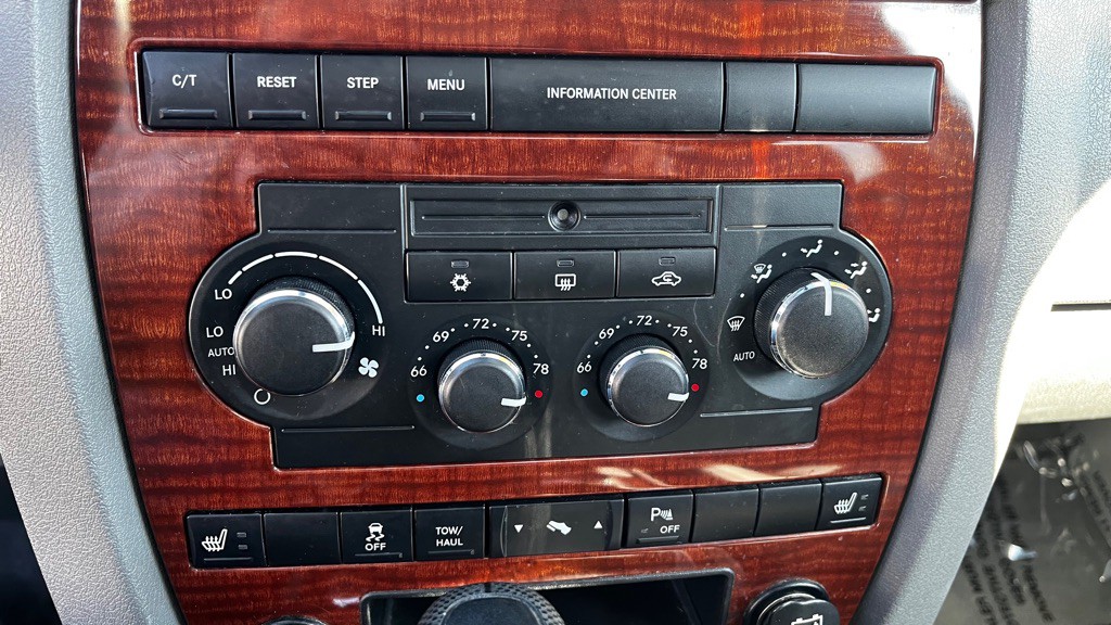 2006 Jeep Grand Cherokee Image 25