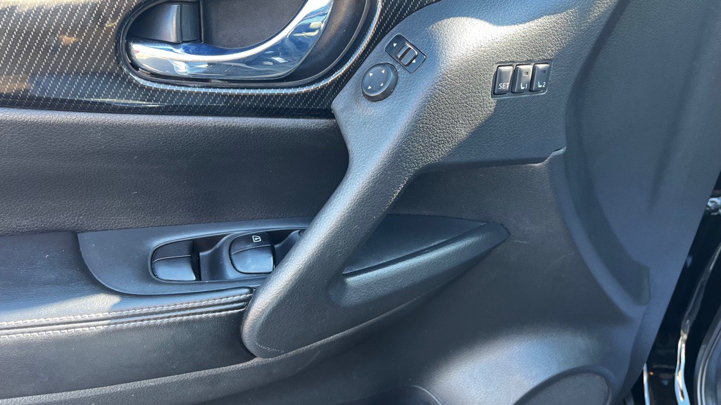 2017 Nissan Rogue Image 24