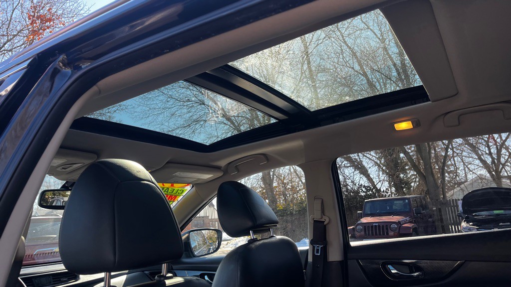 2017 Nissan Rogue Image 33