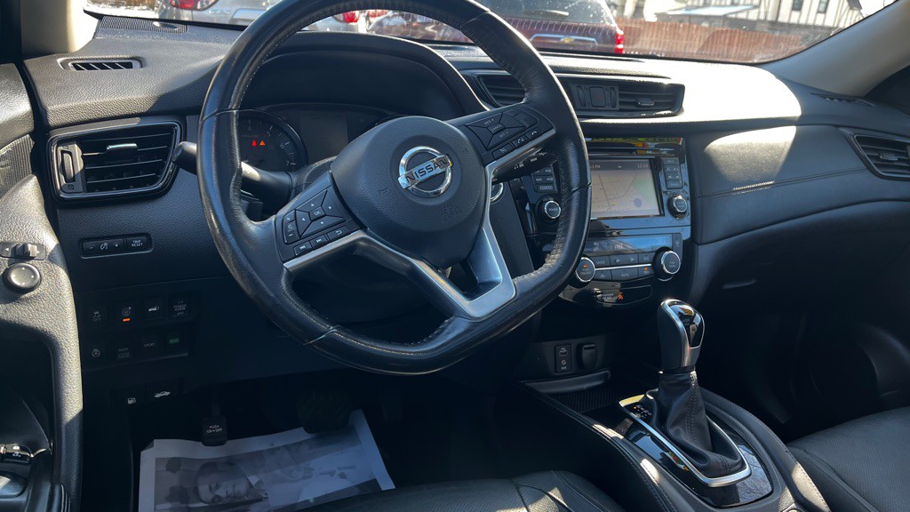 2017 Nissan Rogue Image 34