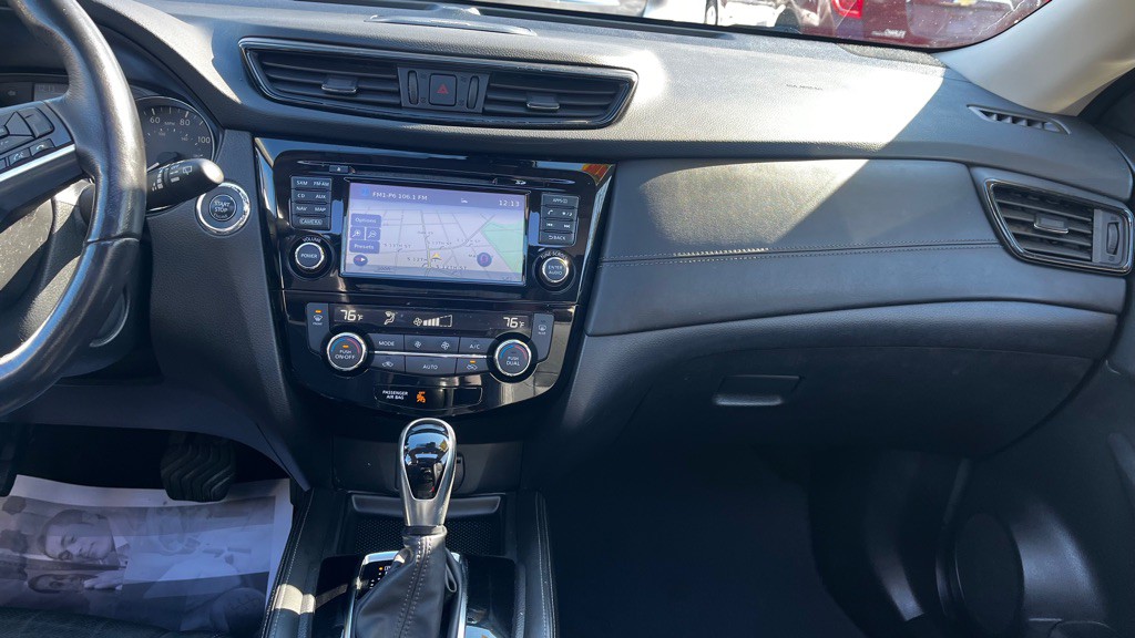 2017 Nissan Rogue Image 39