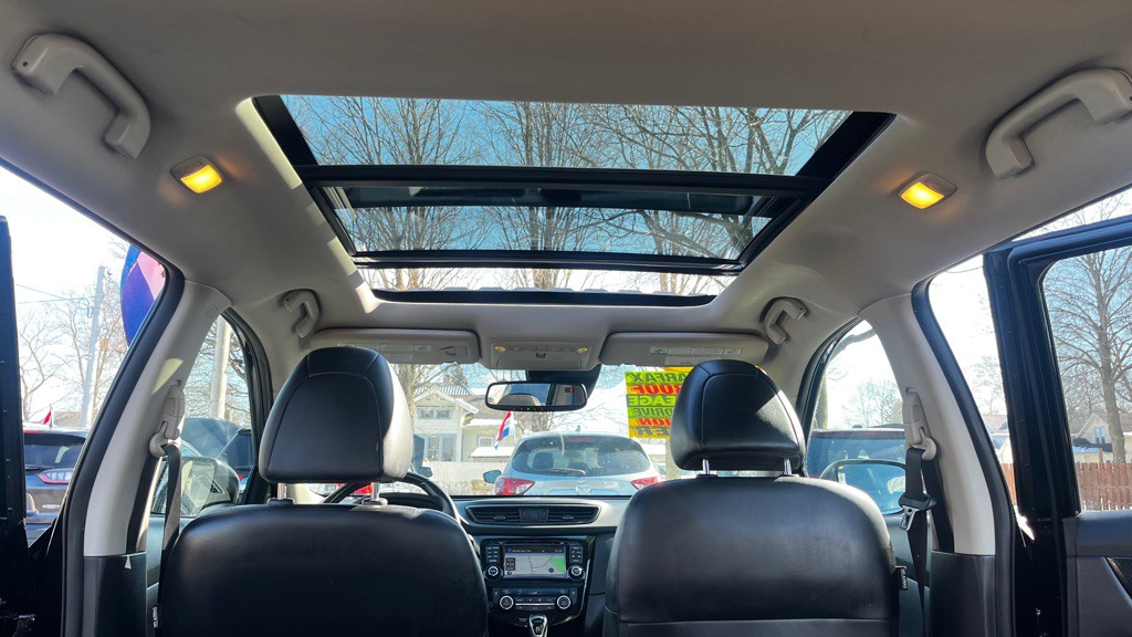 2017 Nissan Rogue Image 46