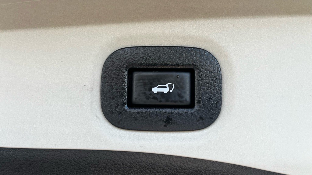 2017 Nissan Rogue Image 50