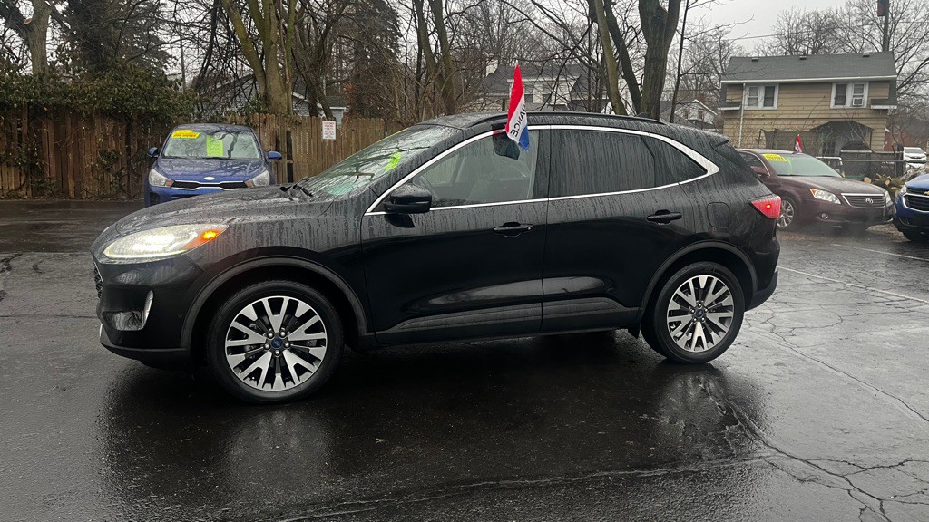 2020 Ford Escape Image 2