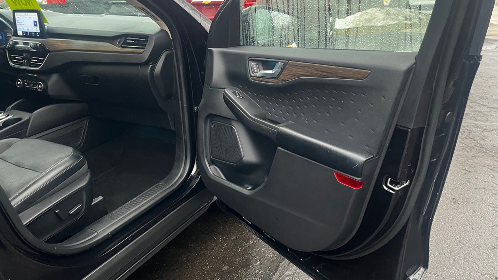 2020 Ford Escape Image 28