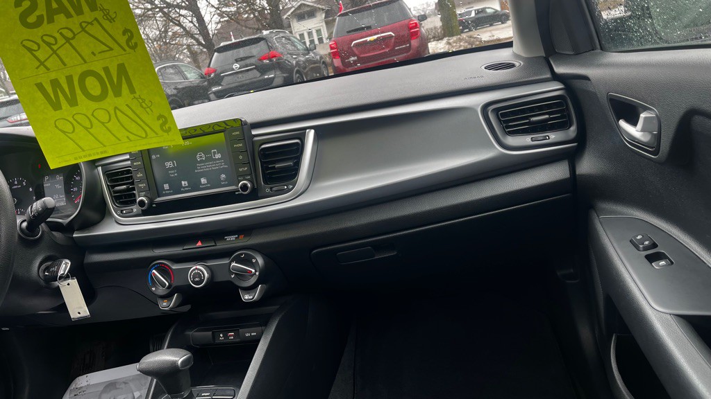 2019 Kia Rio Image 32