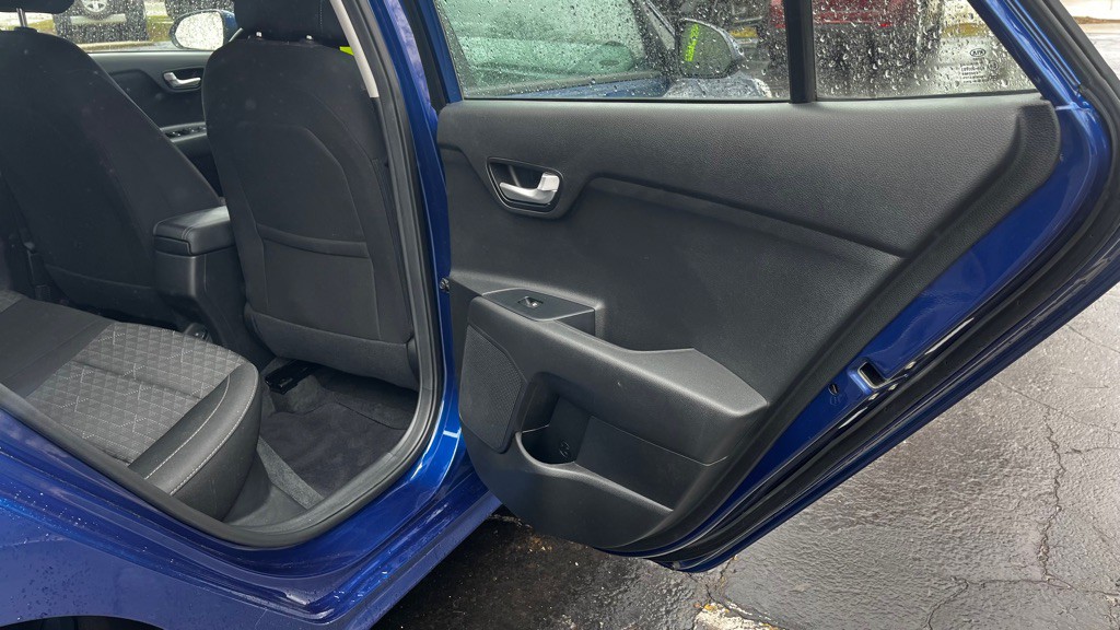 2019 Kia Rio Image 40