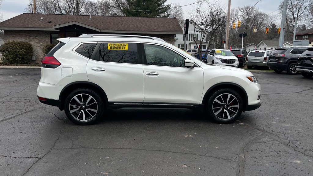 2017 Nissan Rogue Image 8