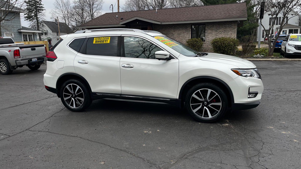 2017 Nissan Rogue Image 9