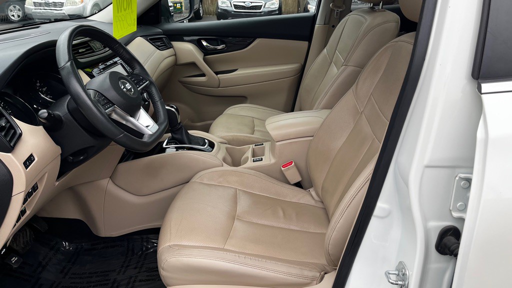 2017 Nissan Rogue Image 28