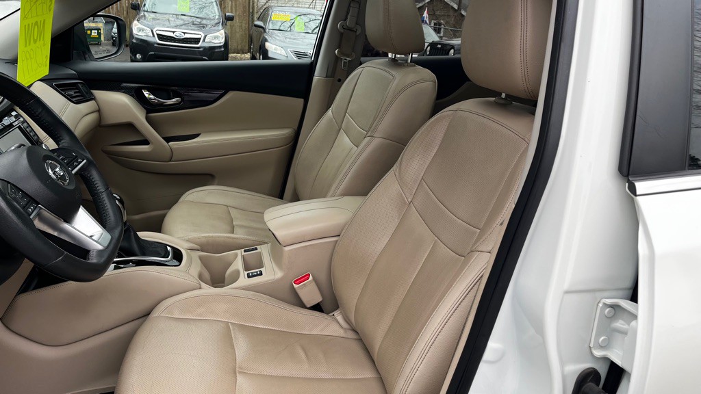 2017 Nissan Rogue Image 29