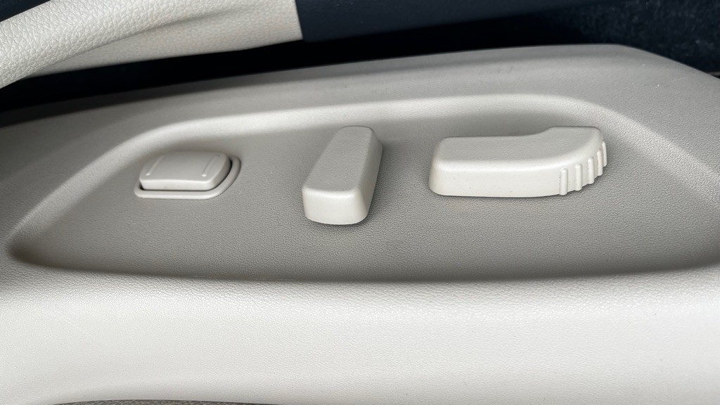 2017 Nissan Rogue Image 30