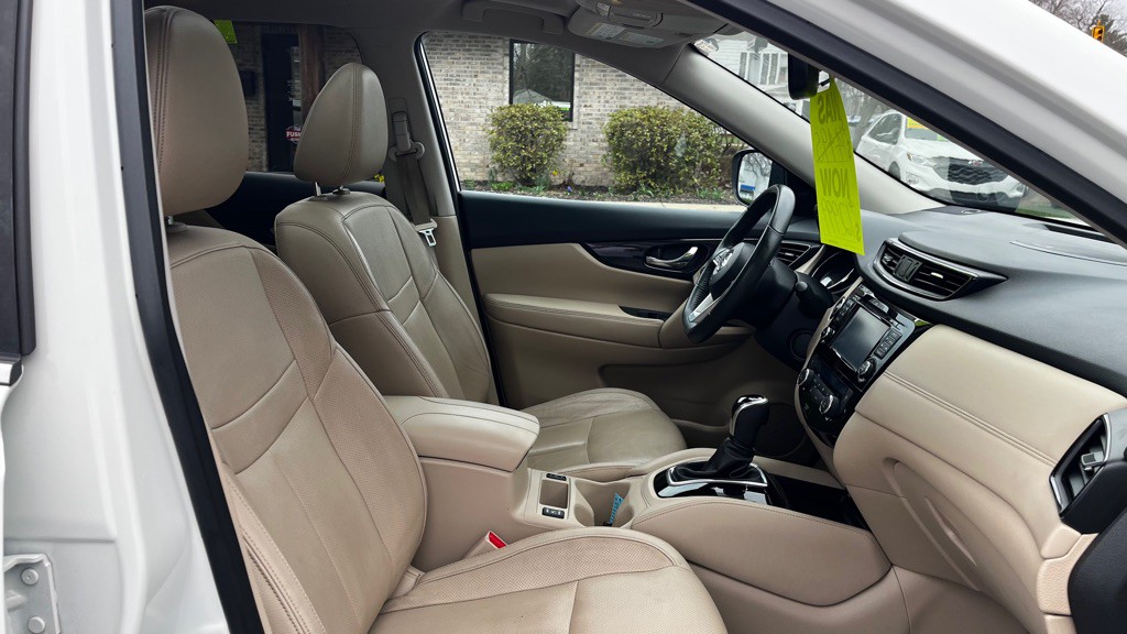 2017 Nissan Rogue Image 34