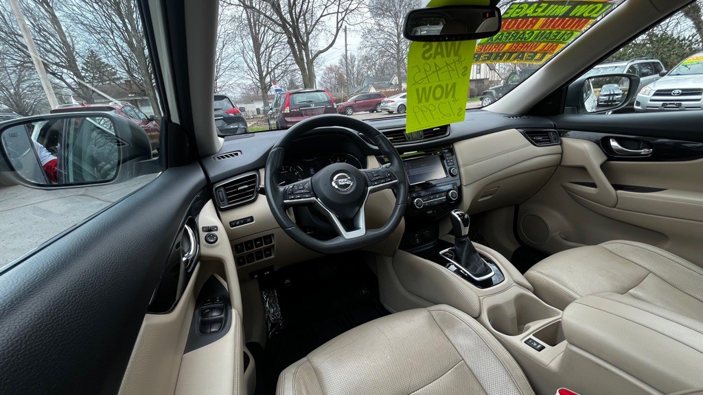 2017 Nissan Rogue Image 36