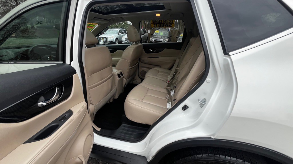 2017 Nissan Rogue Image 41