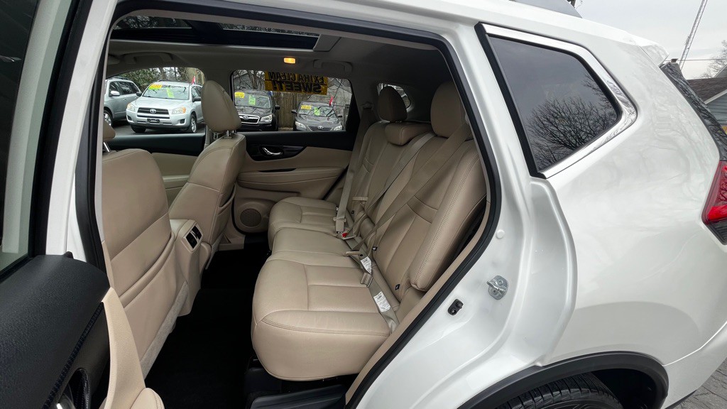 2017 Nissan Rogue Image 42