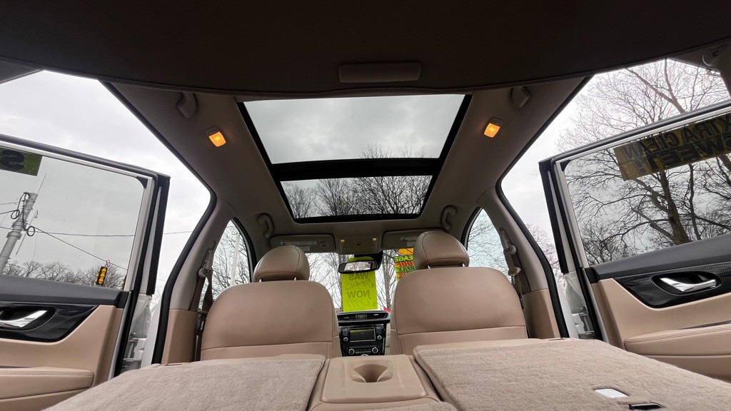 2017 Nissan Rogue Image 50