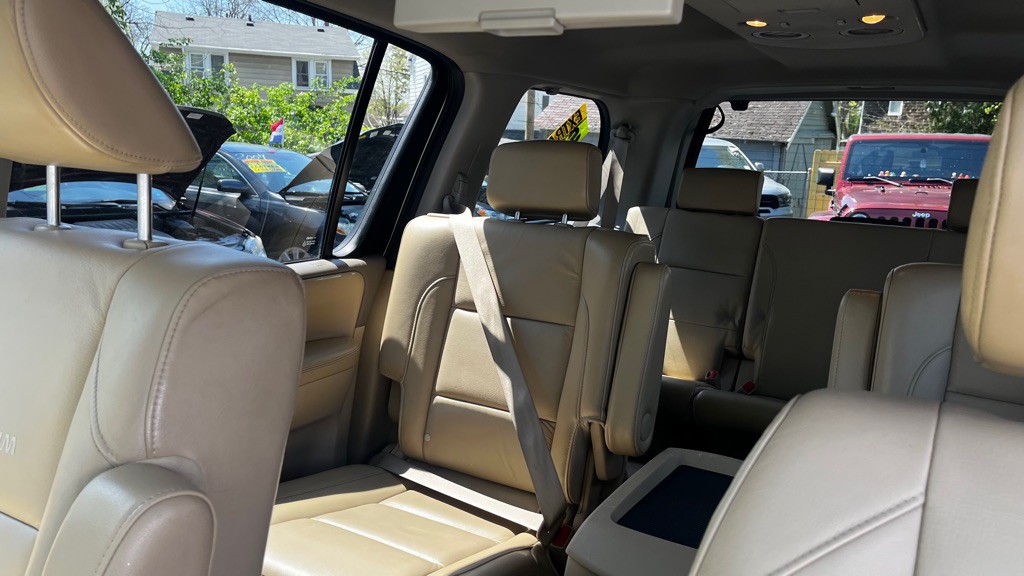 2011 Nissan Armada Image 24