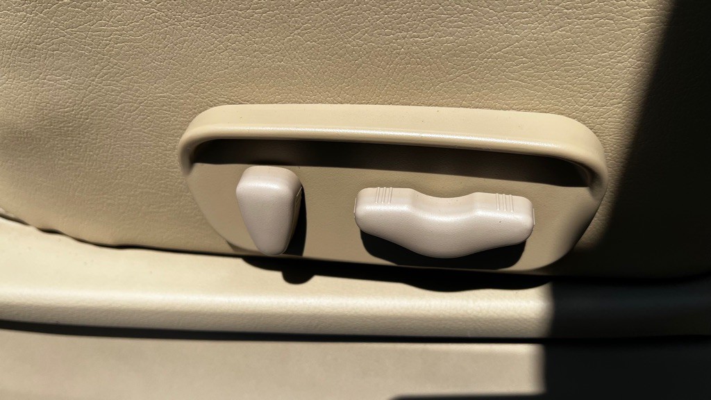 2011 Nissan Armada Image 36