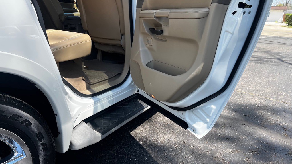 2011 Nissan Armada Image 46