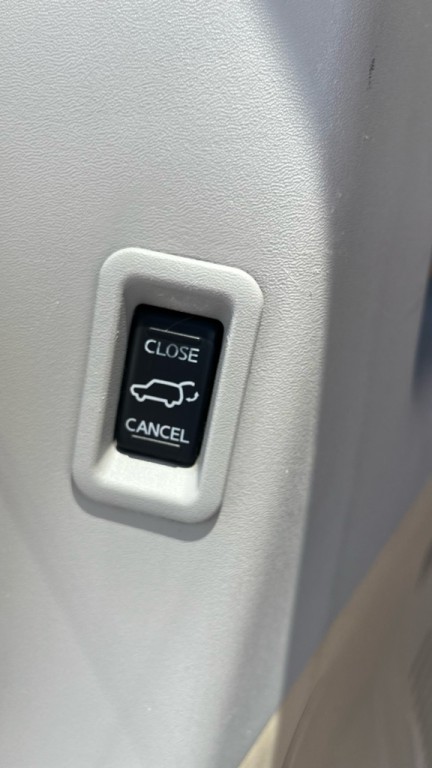 2011 Nissan Armada Image 52