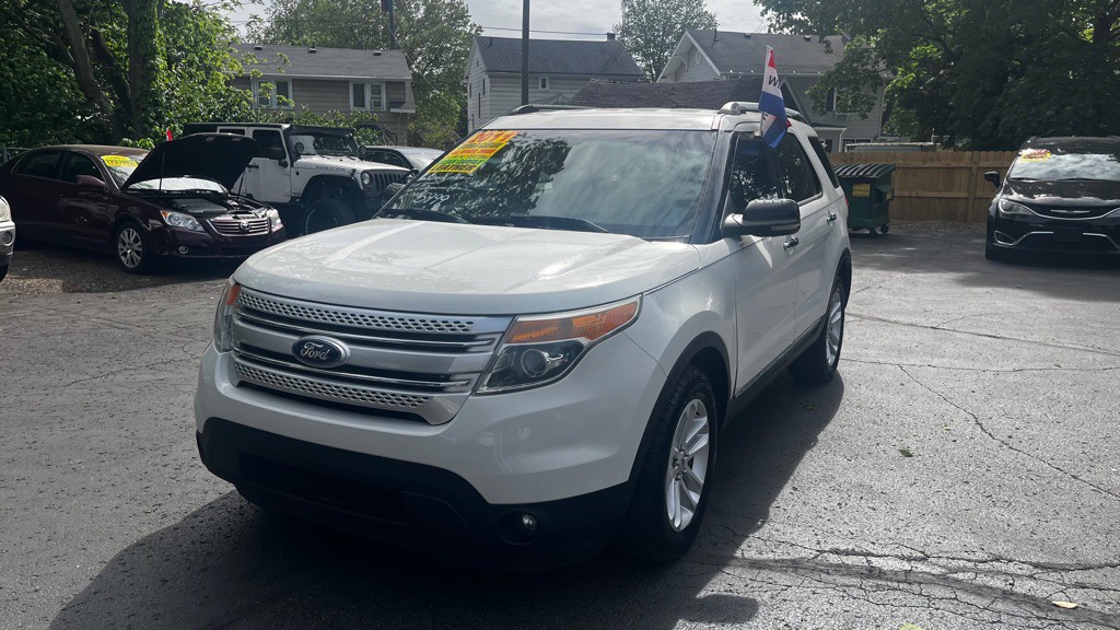 2011 Ford Explorer Image 1