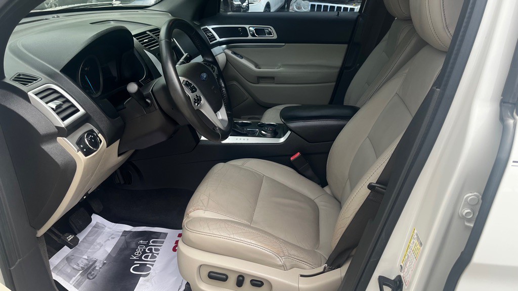 2011 Ford Explorer Image 26