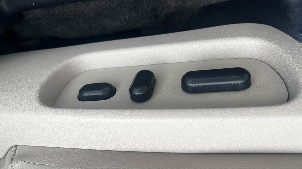2011 Ford Explorer Image 28