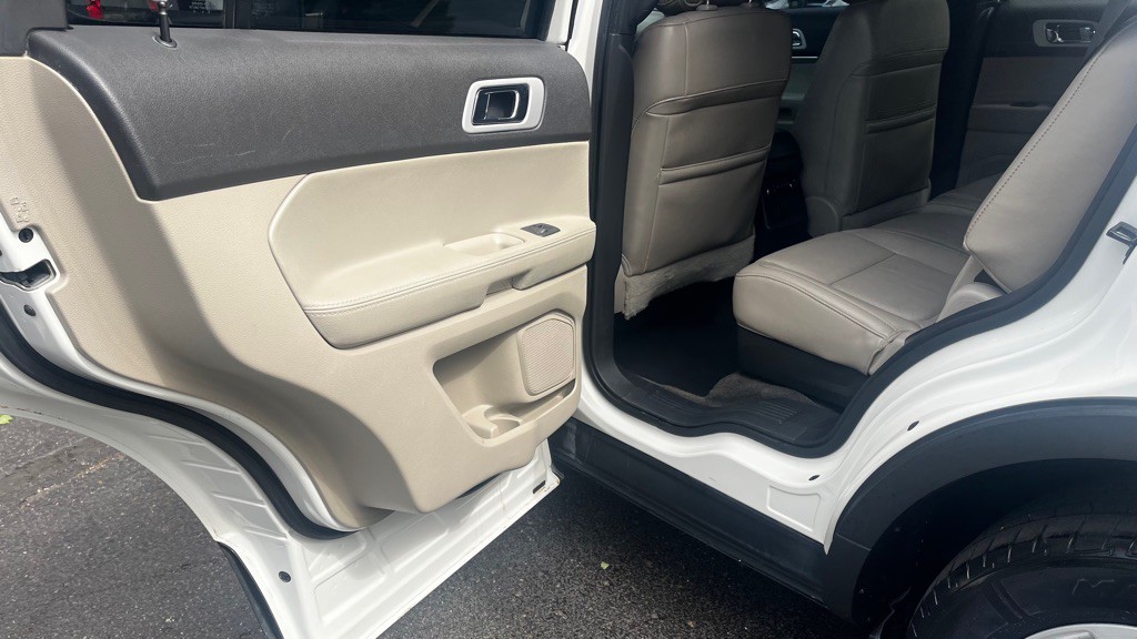 2011 Ford Explorer Image 36